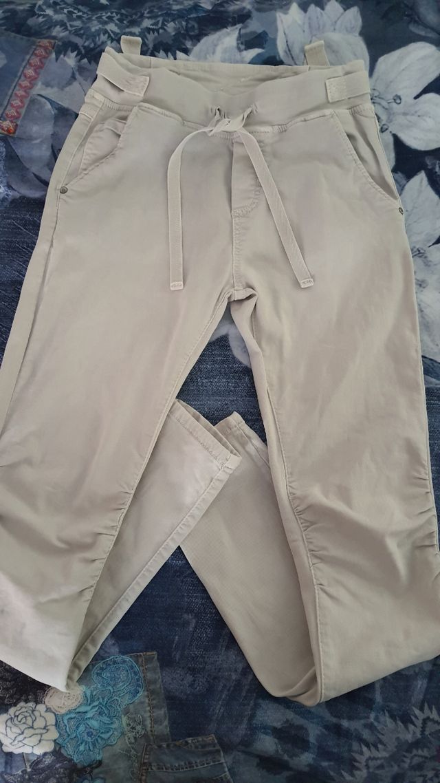 Pantalón beige talla S