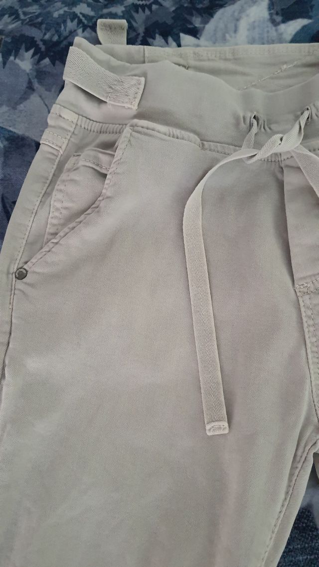Pantalón beige talla S