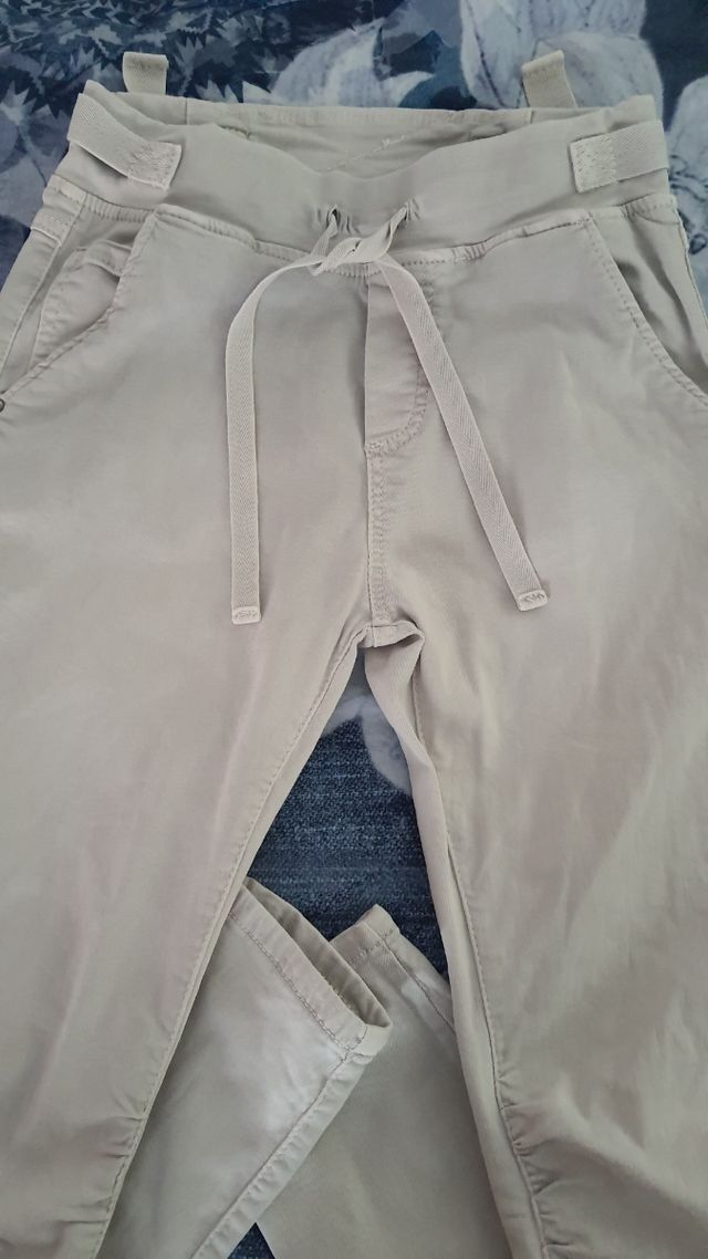 Pantalón beige talla S