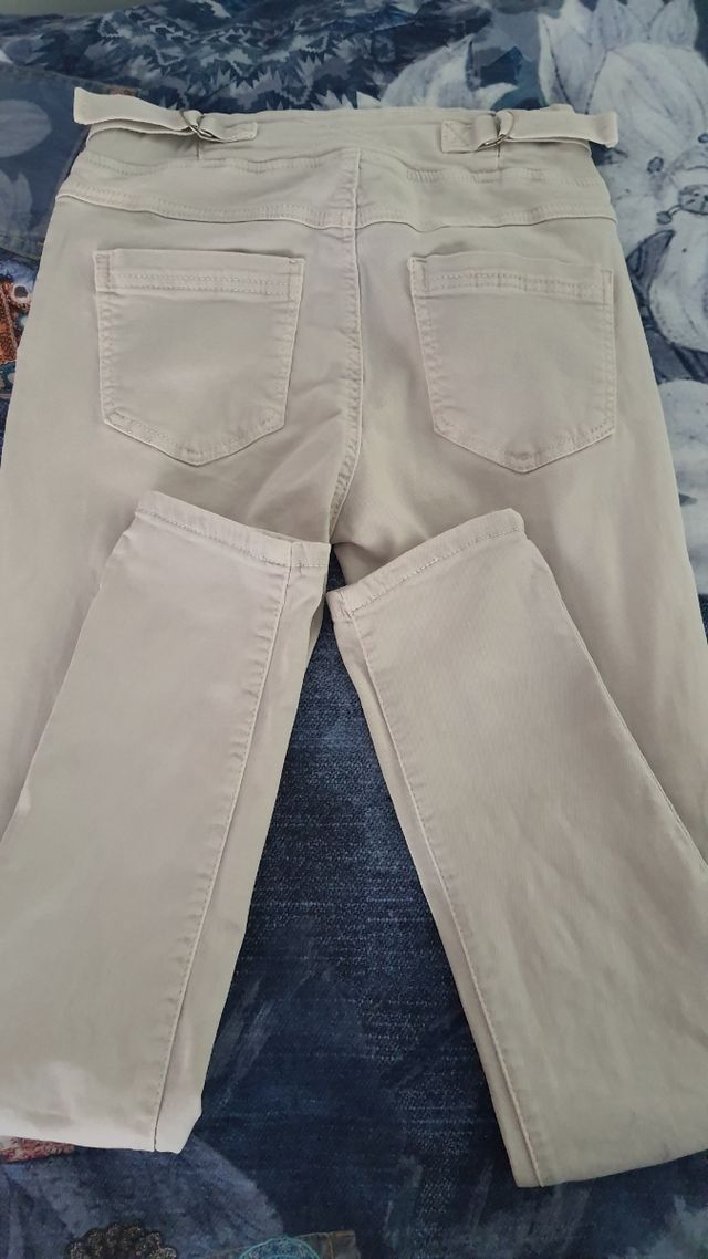 Pantalón beige talla S