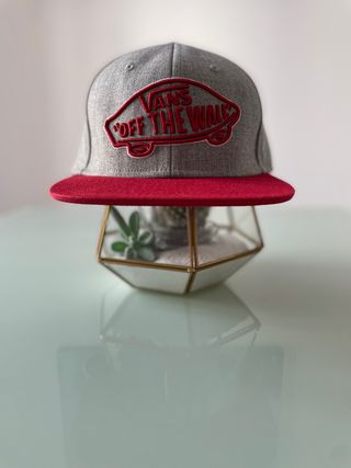 gorras vans off the wall