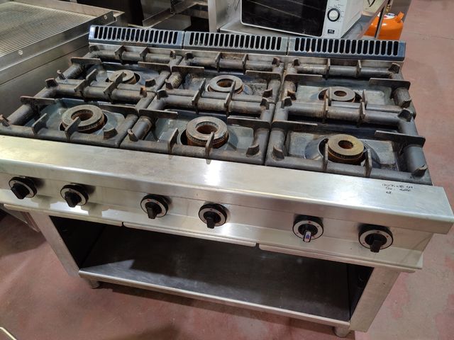 Cocina 6 fuegos con mueble repagas de segunda mano por 950 € en Madrid