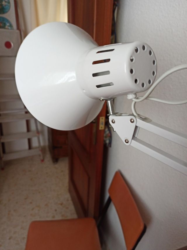 lampara infrarojos con bombilla.