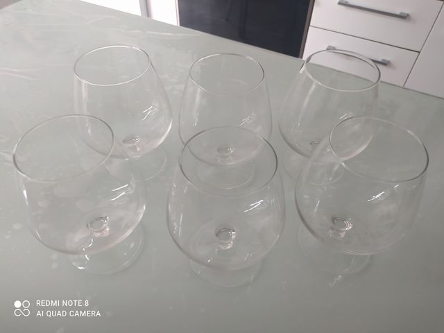 Juego de copas bajas.