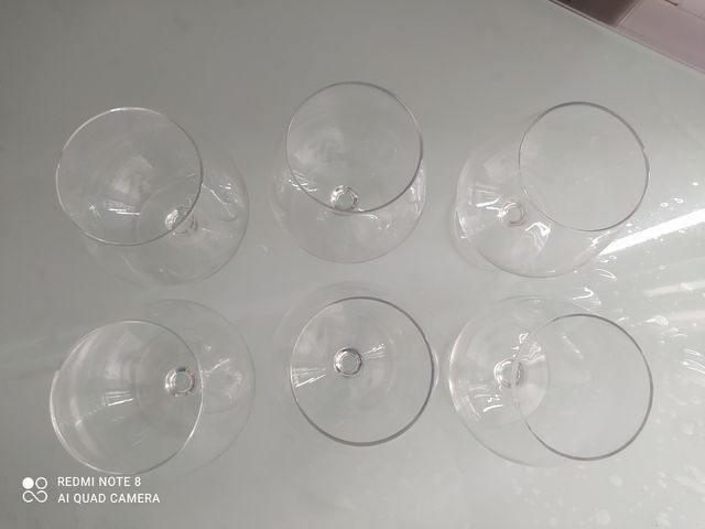 Juego de copas bajas.