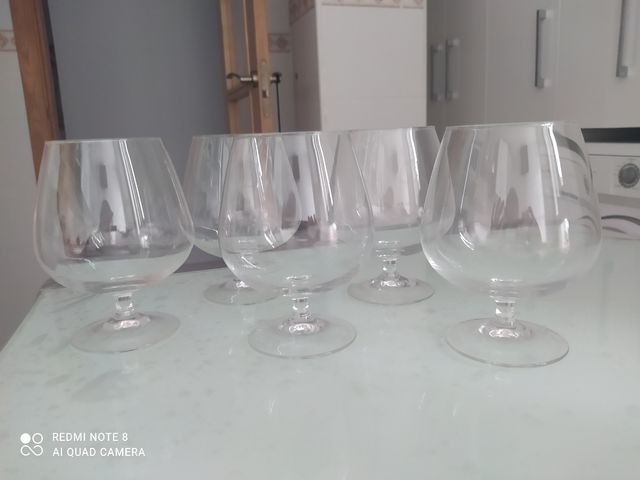 Juego de copas bajas.