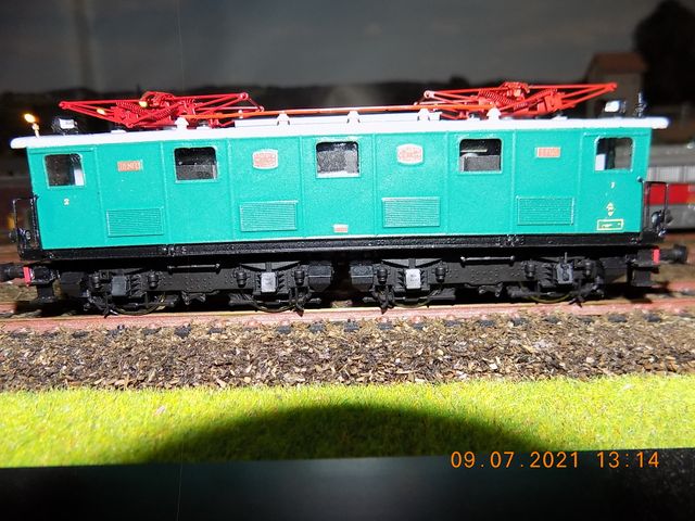 LOCOMOTORA 10700 RENFE ROCO H0 PRE-UIC NUEVA