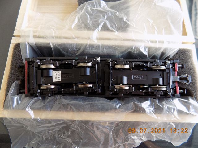 LOCOMOTORA 10700 RENFE ROCO H0 PRE-UIC NUEVA