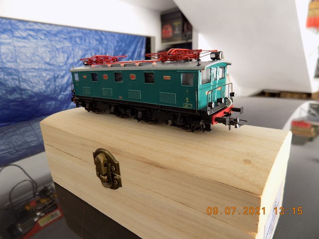 LOCOMOTORA 10700 RENFE ROCO H0 PRE-UIC NUEVA