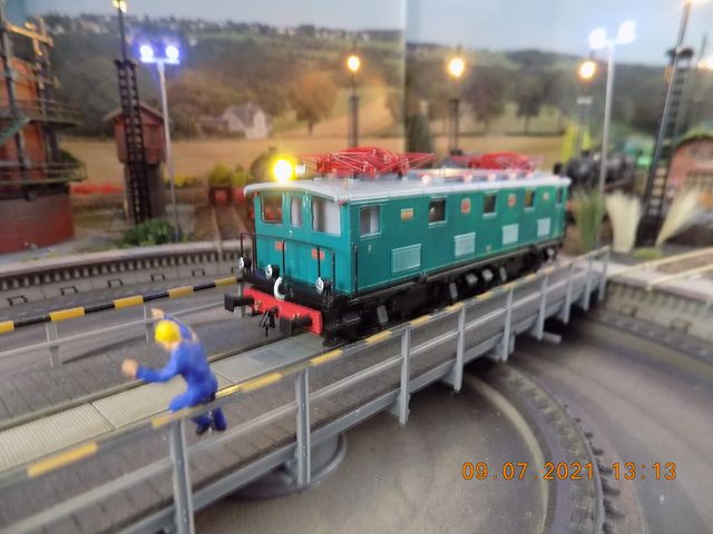 LOCOMOTORA 10700 RENFE ROCO H0 PRE-UIC NUEVA