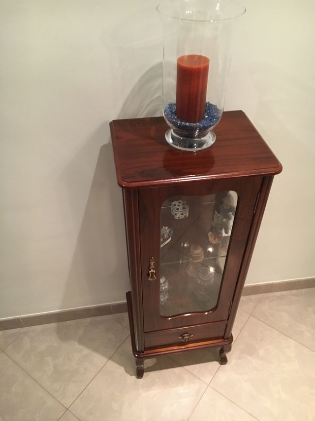 vitrina decorativa de madera