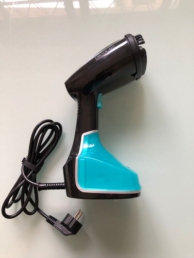 Plancha vertical y viaje CECOTEC