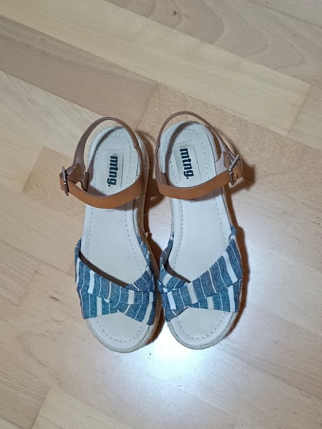 Sandalias Mustang. Talla 37