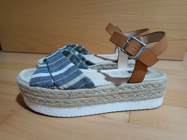 Sandalias Mustang. Talla 37