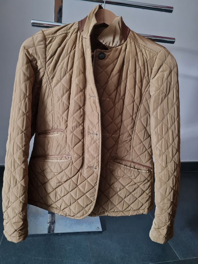 Cazadora acolchada marrón