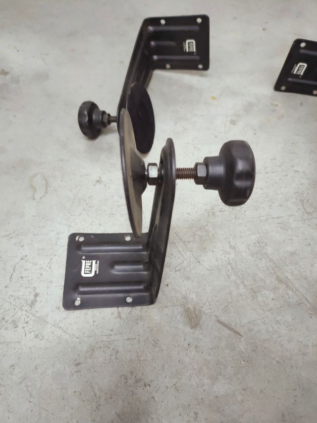 soporte altavoces pared