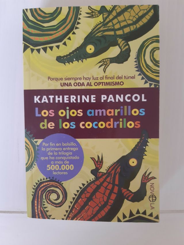 Los ojos amarillos de los cocodrilos