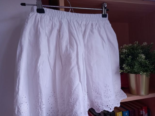 Falda blanca talla 9-10