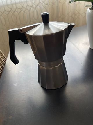 Cafetera italiana oroley 6 tazas de segunda mano por 12 EUR en Canyelles en  WALLAPOP