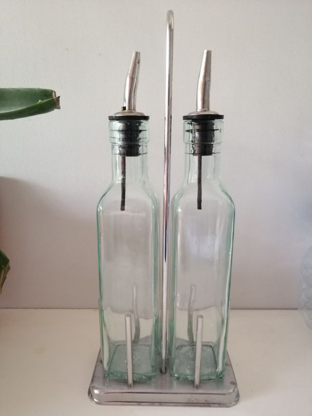 Aceitera y vinagrera de cristal conjunto