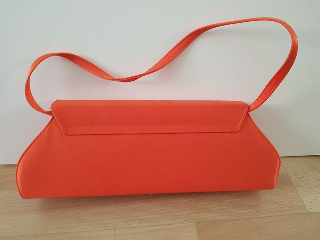 Zapato 👠de raso con bolsito👛