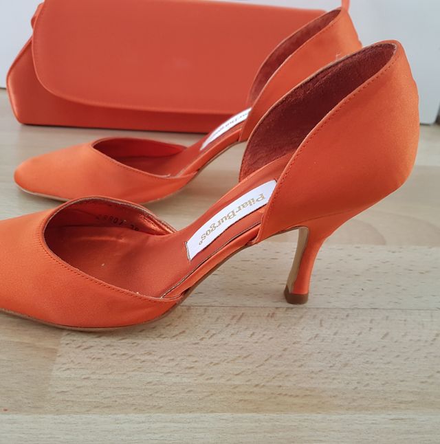 Zapato 👠de raso con bolsito👛