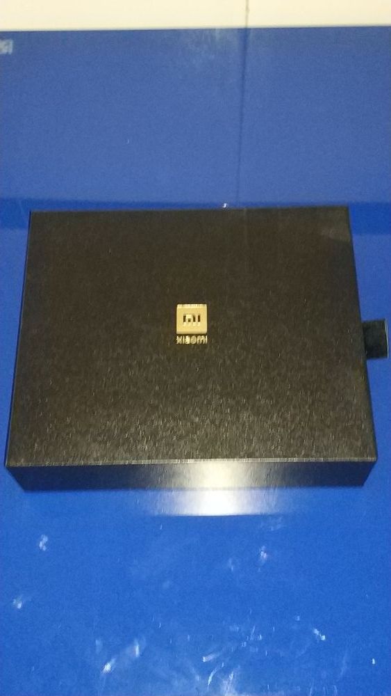 Cartera tarjetero de color blanco. Marca Xiaomi