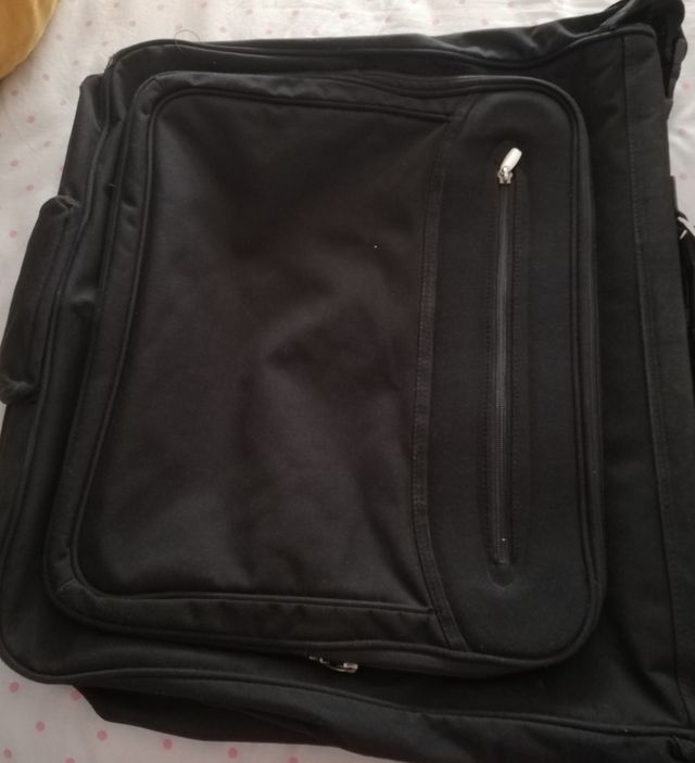 Maleta de traje en buen estado