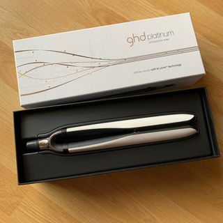 Plancha de pelo GHD Platinum (para reparar) de segunda mano por 40 EUR en  Barcelona en WALLAPOP