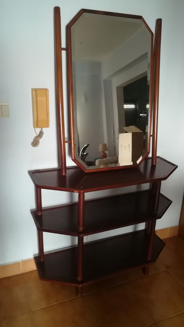 50%Off Aparador con espejo de segunda mano por 50 € en Ayamonte en WALLAPOP