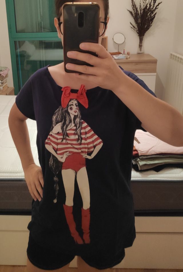 Camiseta muñeca