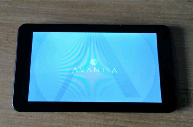 Tablet 7" Android AVANTIA, 2Gb Ram y doble camara