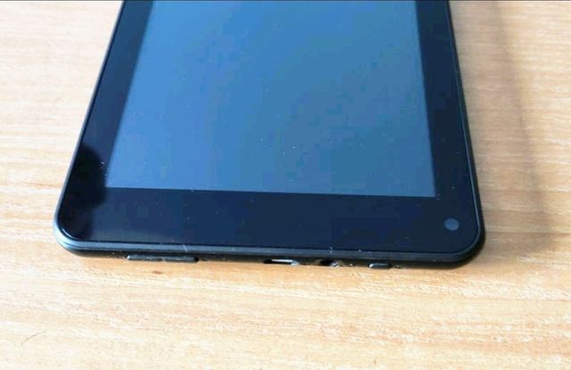 Tablet 7" Android AVANTIA, 2Gb Ram y doble camara