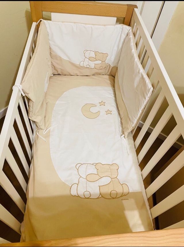 Cuna Micuna con su colchón. Como nueva.