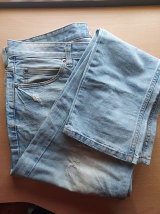Vaqueros hombre talla 48 de segunda mano por 8 EUR en Seseña en WALLAPOP