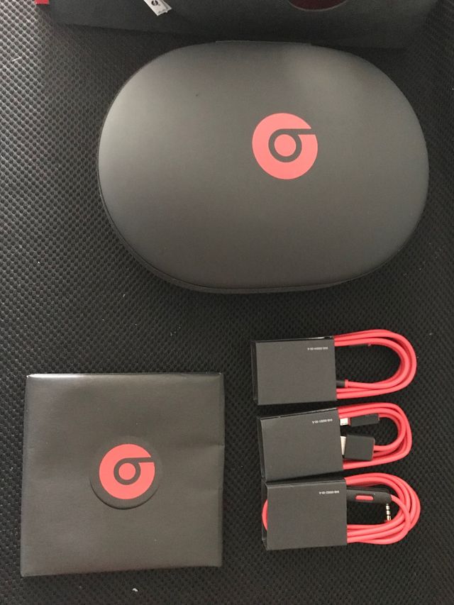 Auticulares BEATS STUDIO. Nuevos!