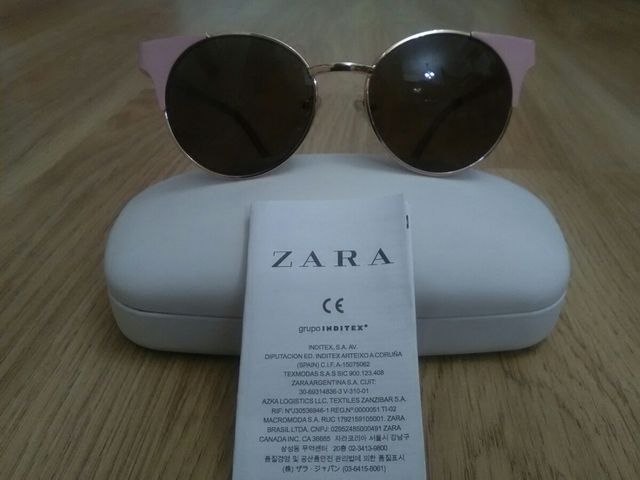 GAFAS DE SOL . Metal y rosa