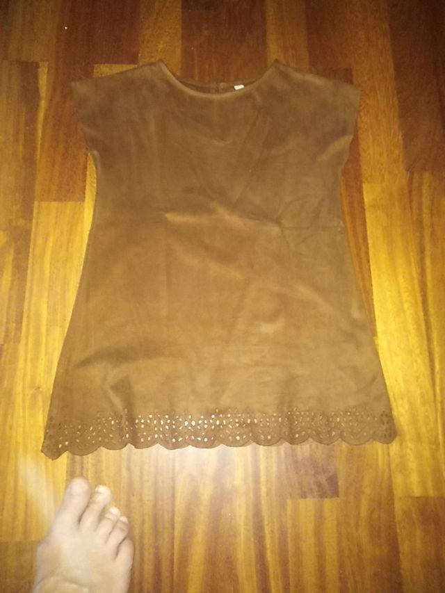 Camiseta imitación piel.