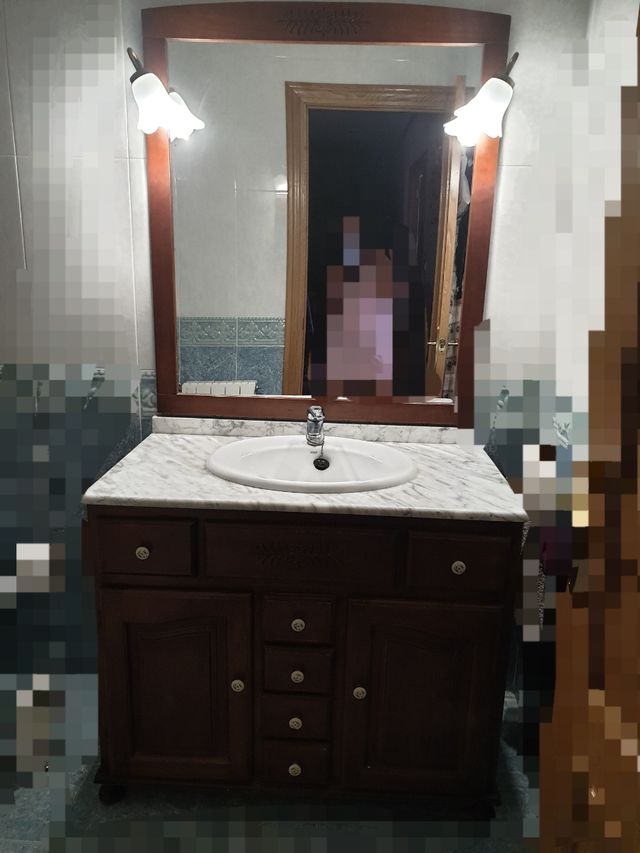 Armario de cuarto de baño y espejo
