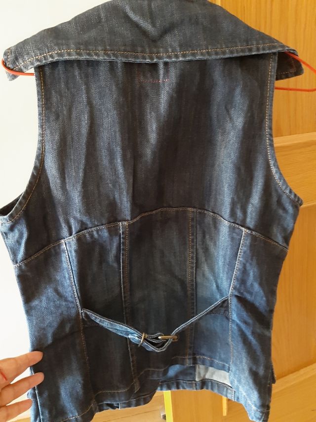 chaleco tejano i blusa a 5 euros la unidad