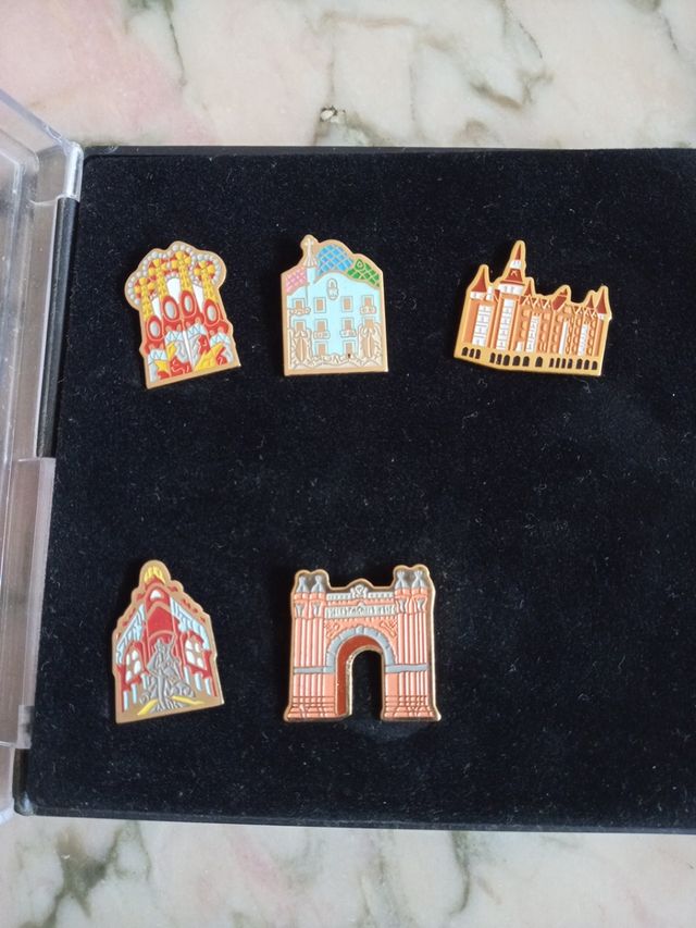  Bonitos y originales pins Barcelona.
