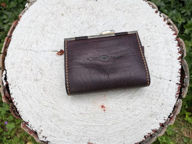 portafoglio marrone in pelle