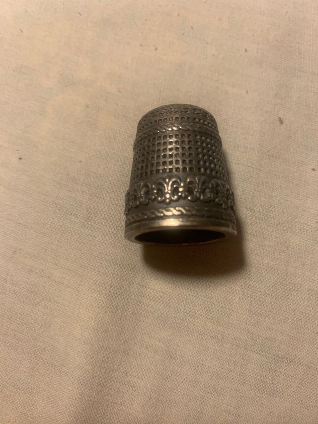 Dedal de metal, Flor de Lis D&L