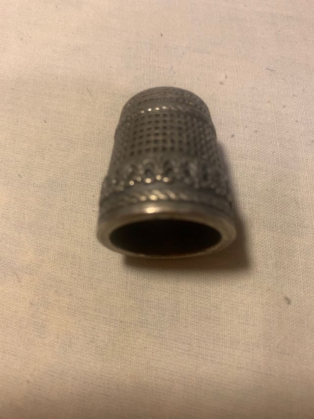 Dedal de metal, Flor de Lis D&L