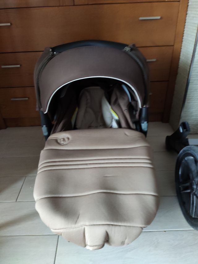 Silla de paseo y capazo Jané