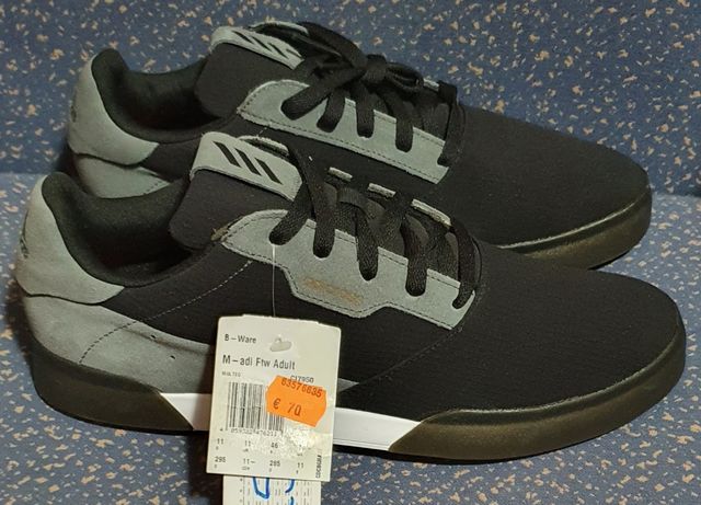 Zapatillas Adidas Adicross Retro Spikeless Piel.