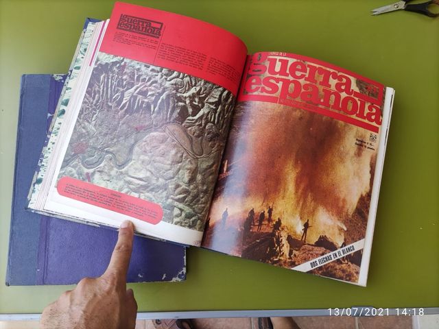 Dos primeros tomos Crónica de la guerra española