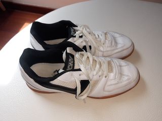ZAPATILLAS FUTBOL SALA PONY T.40 de segunda mano por 5 EUR en Parla en  WALLAPOP