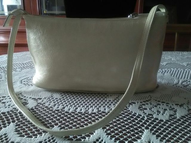 Bolso piel con asa