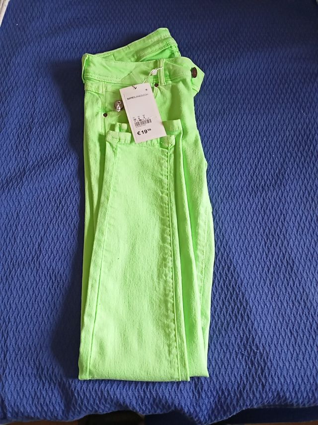Pantalón con elastano se ajusta T 36 ESTRENAR